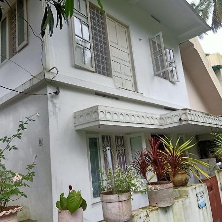 Jestine Homestay Kochi Exteriör bild