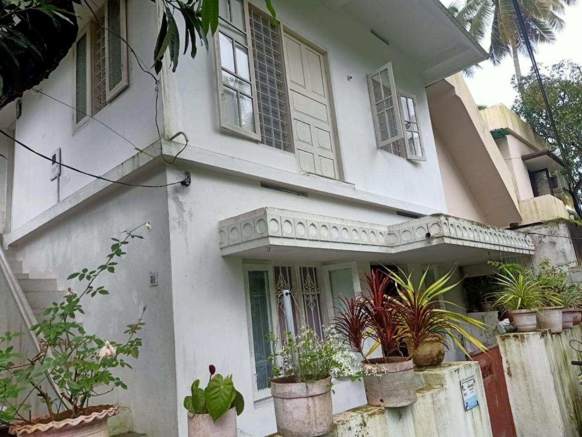 Jestine Homestay Kochi Exteriör bild